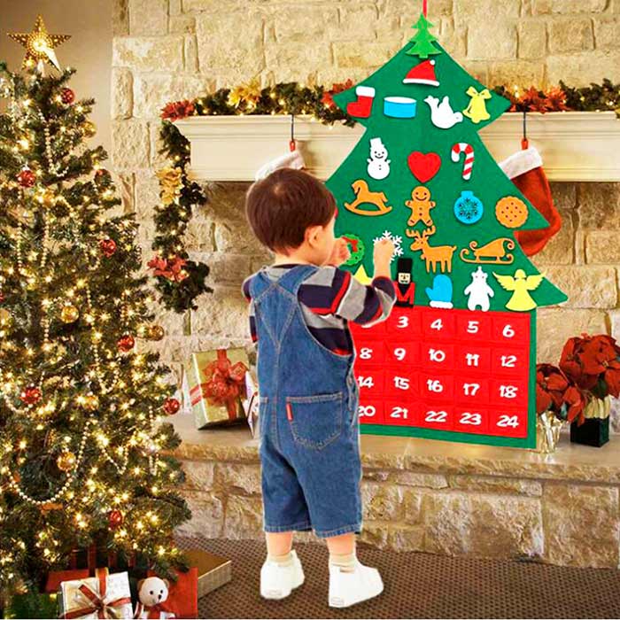 L'albero e gli ornamenti sono realizzati in morbido feltro, quindi sono adatti alle mani dei bambini!