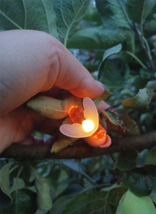 BeeLights, lampada solare con 30 luci a LED a forma di api - Image 9