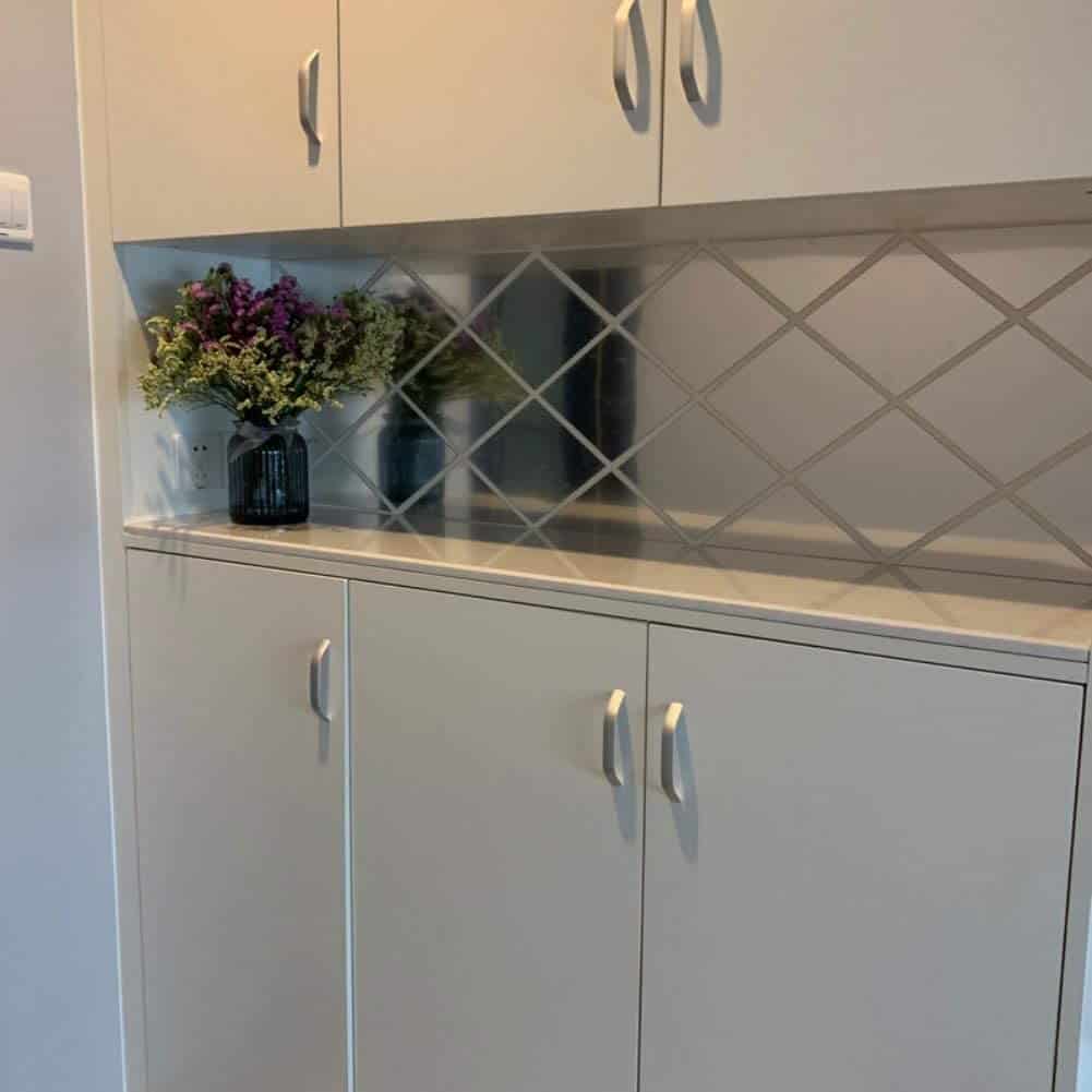 DiamondMirror, adesivi a specchio a forma di diamante che illuminano ogni ambiente (32 pz.) - Image 1