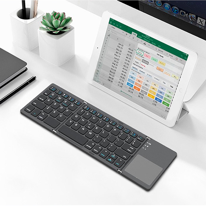 Ha un trackpad che ti consente di usarlo senza un mouse aggiuntivo!