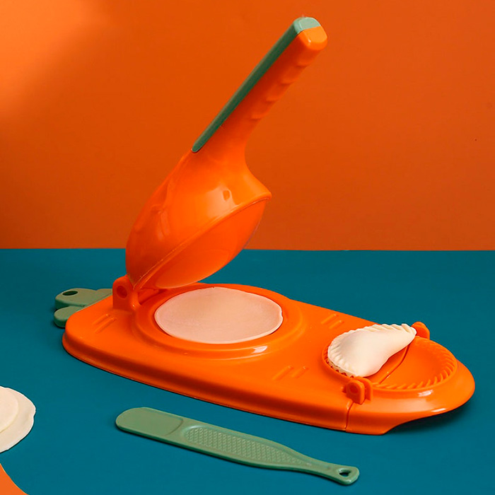2 funzioni in 1 solo prodotto: stende la pasta e forma un mezzaluna ripiena con un bellissimo aspetto!