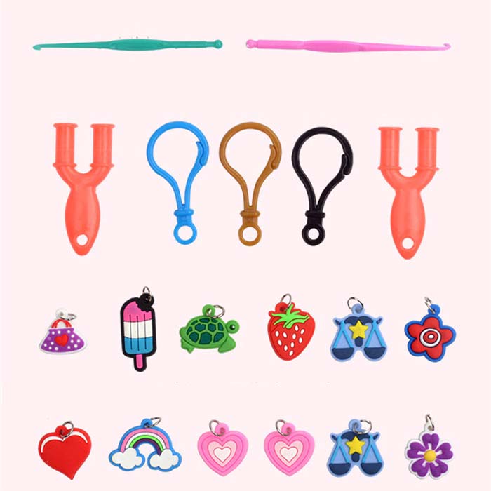 Creazione di vari bracciali, ciondoli, catene, anelli e altri accessori unici!