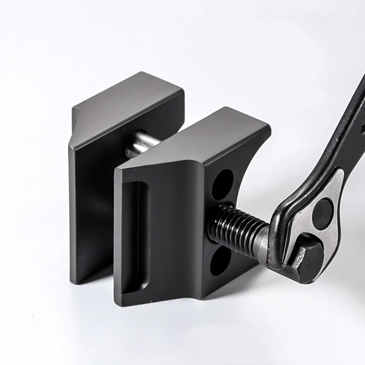 Il design intelligente consente una separazione e un'installazione rapida ed efficiente delle molle.